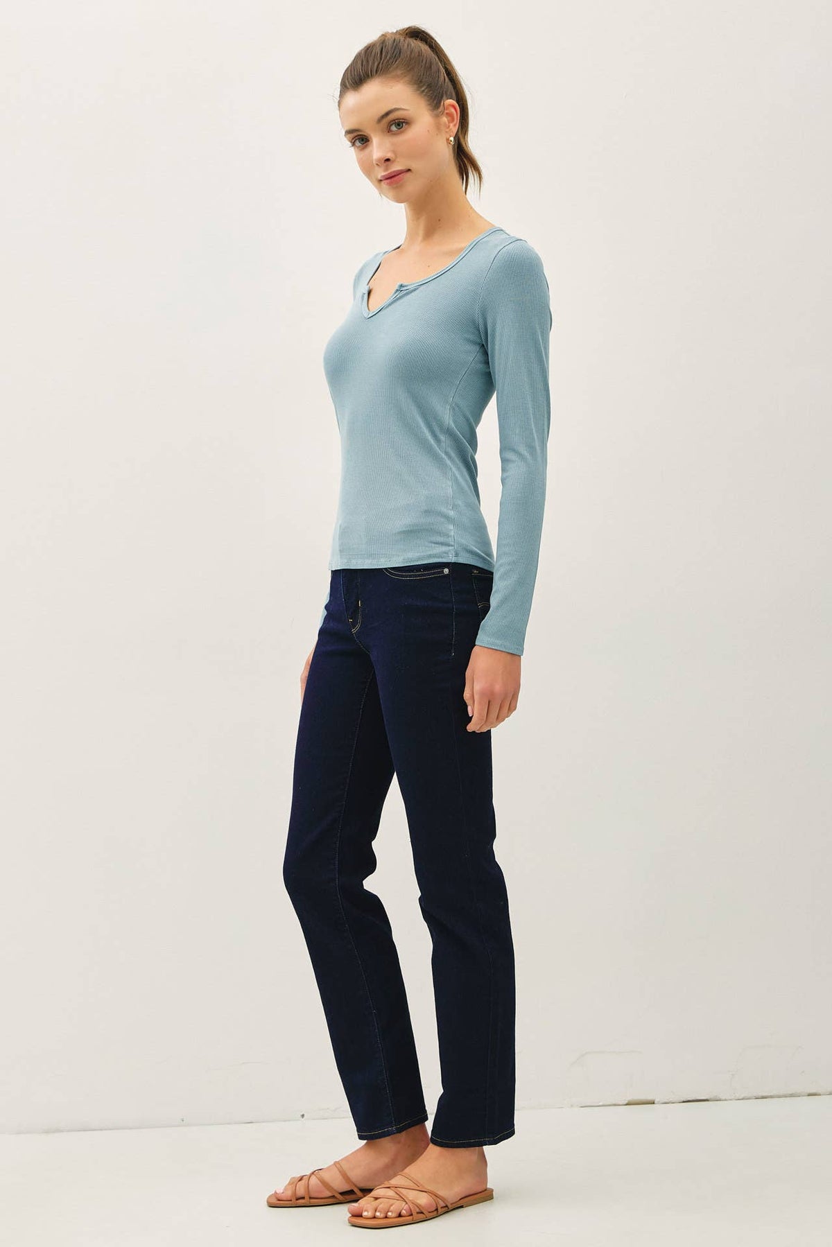 RIBBED NOTCHED NECK LONGSLEEVE BASIC TOP