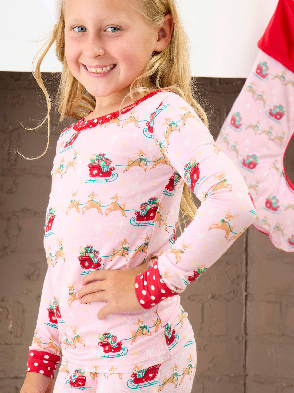 SoftSnooze™ Girls Bamboo Viscose Pink Christmas Reindeer Sleigh Ride Ruffle Long Sleeve Pajama Set: Pink / 5/6