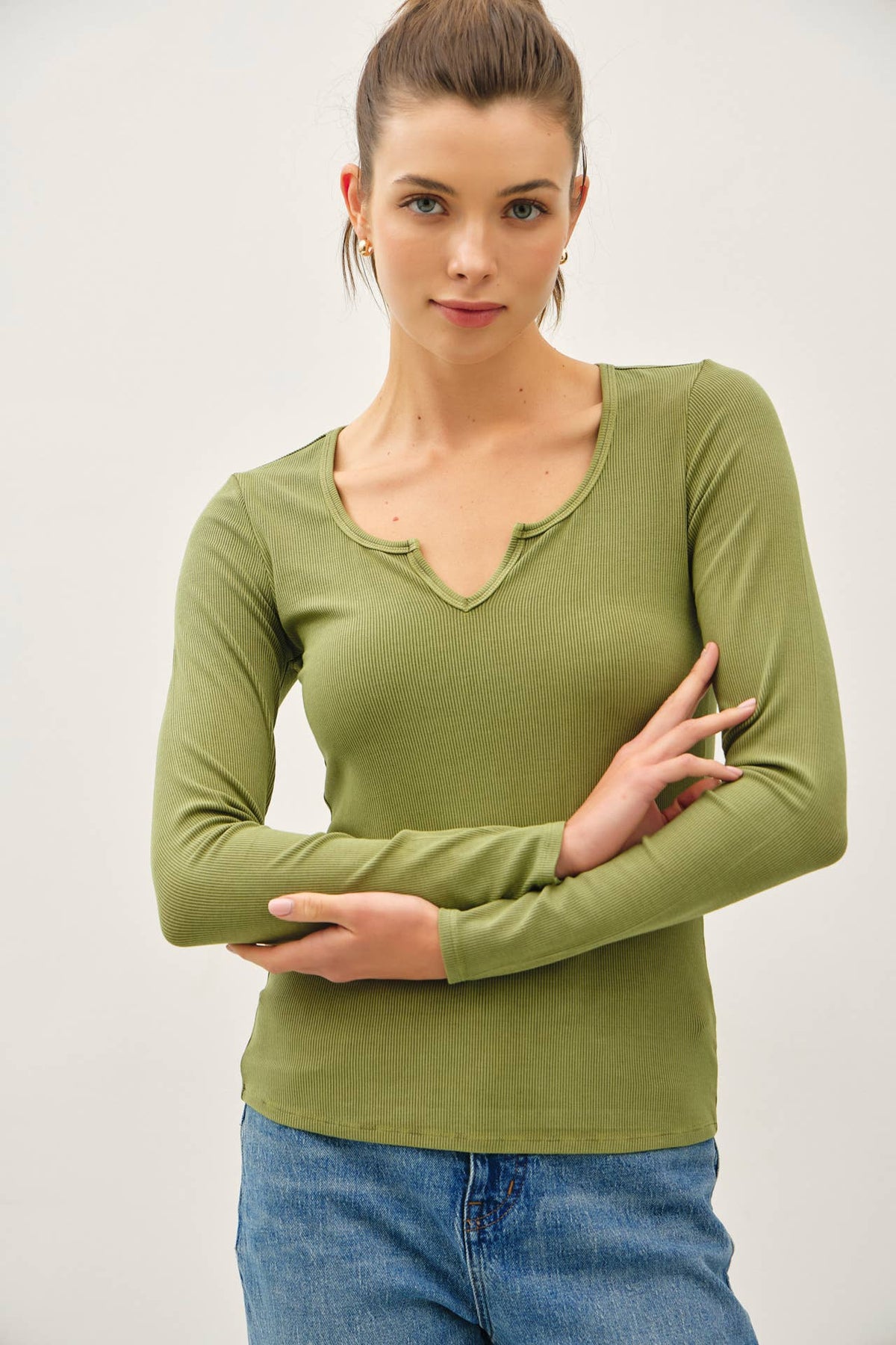 RIBBED NOTCHED NECK LONGSLEEVE BASIC TOP