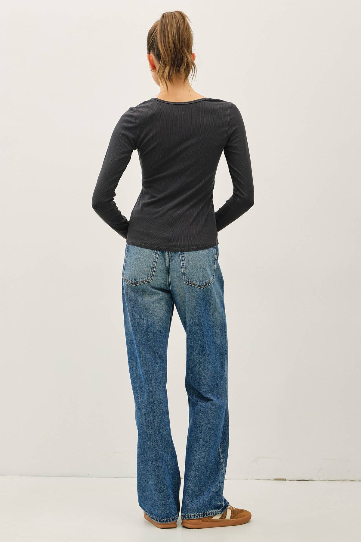 RIBBED NOTCHED NECK LONGSLEEVE BASIC TOP