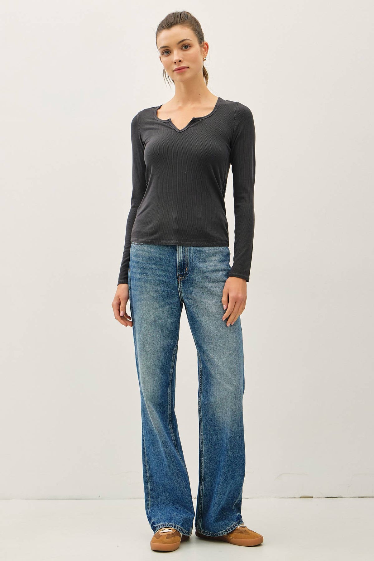 RIBBED NOTCHED NECK LONGSLEEVE BASIC TOP