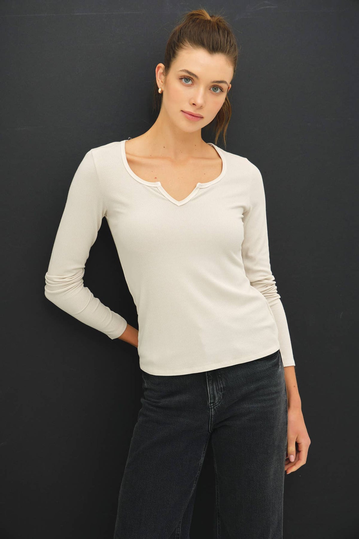 RIBBED NOTCHED NECK LONGSLEEVE BASIC TOP
